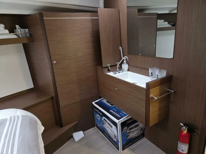 Slide: The Image of Beneteau Oceanis 40.1 2022 - 3