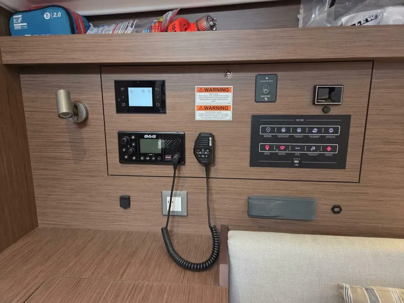 Slide: The Image of Beneteau Oceanis 40.1 2022 - 9