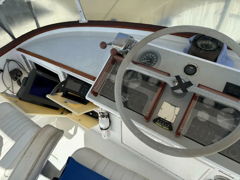 Slide: The Image of Custom 42’ Flybridge Cruiser 1967 - 15