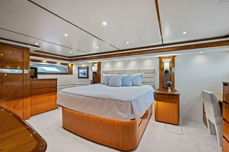 Slide: The Image of Viking 82 Convertible 2012 - 19