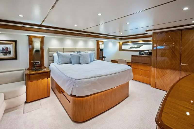 Slide: The Image of Viking 82 Convertible 2012 - 20