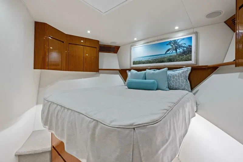 Slide: The Image of Viking 82 Convertible 2012 - 32
