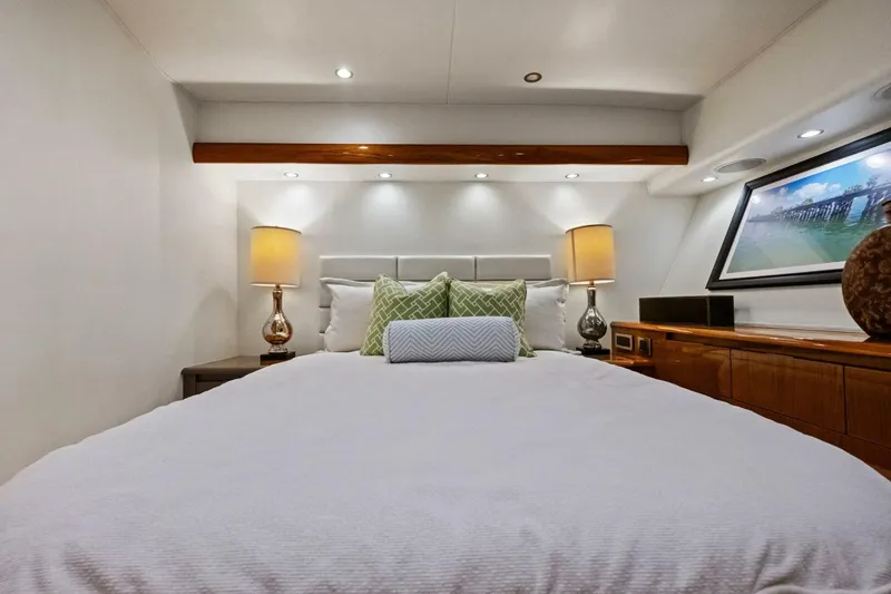Slide: The Image of Viking 82 Convertible 2012 - 40