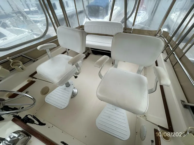 Slide: The Image of Sabreline Sedan Flybridge 1994 - 20
