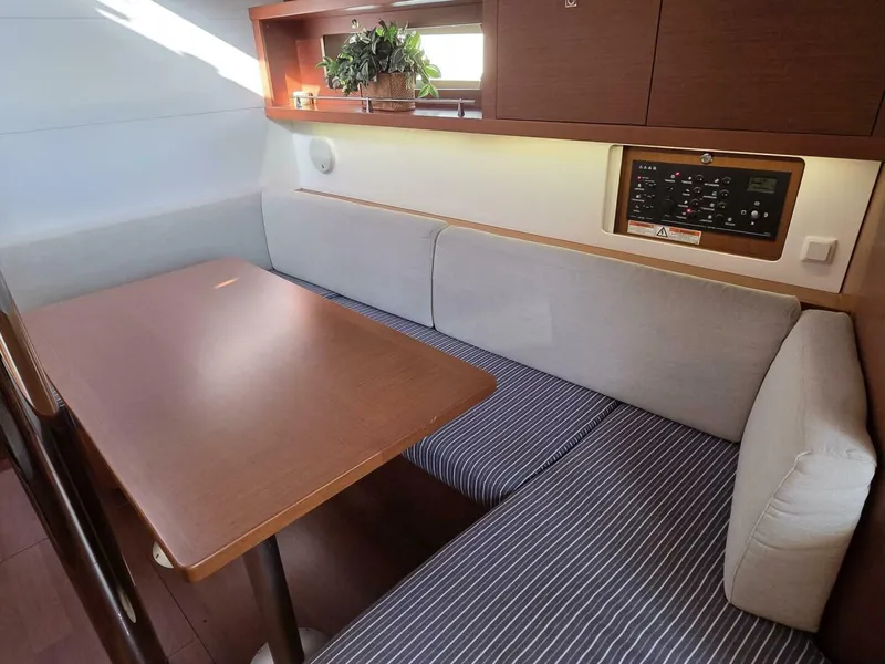 Slide: The Image of Beneteau Oceanis 41 2014 - 14