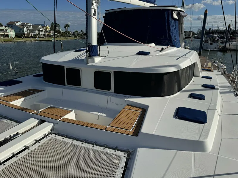 Slide: The Image of Lagoon 440 2006 - 5