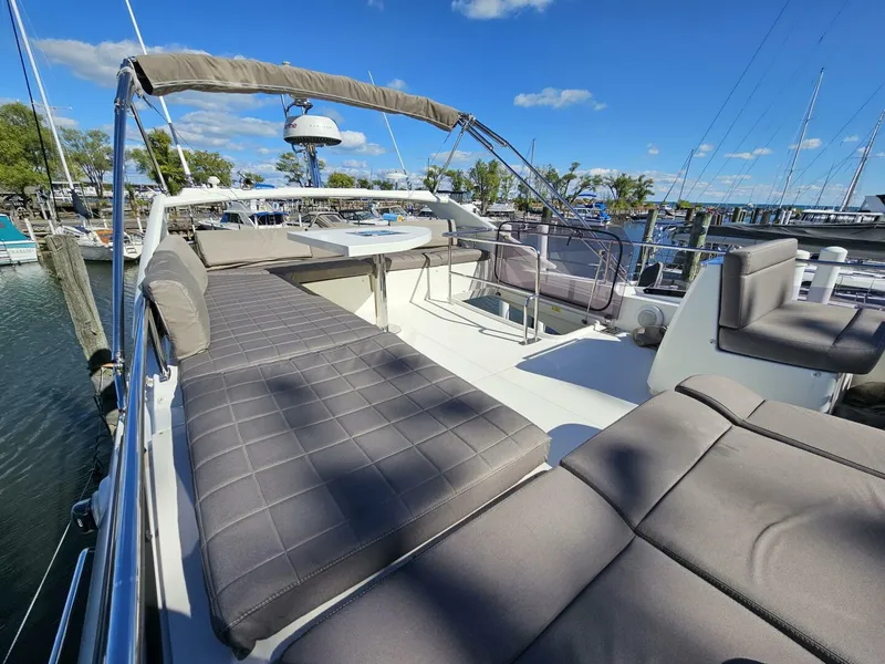 Slide: The Image of Prestige 460 Fly 2018 - 22