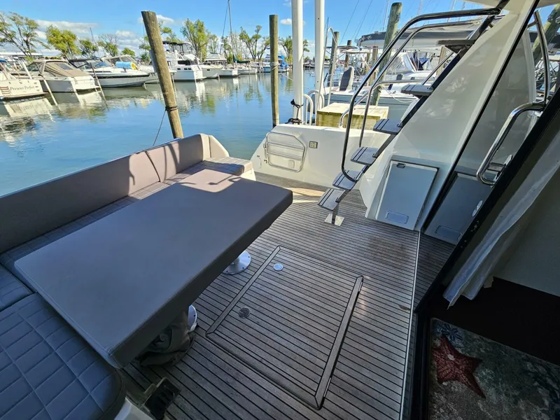 Slide: The Image of Prestige 460 Fly 2018 - 3
