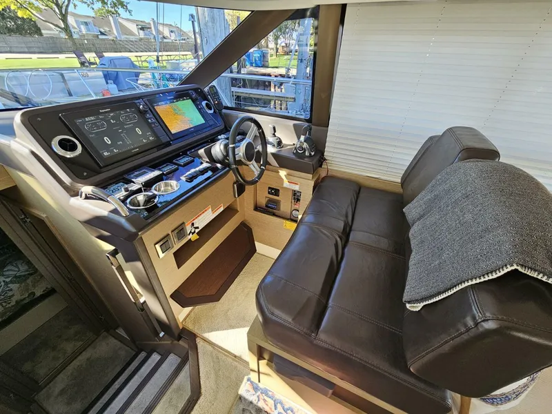 Slide: The Image of Prestige 460 Fly 2018 - 9