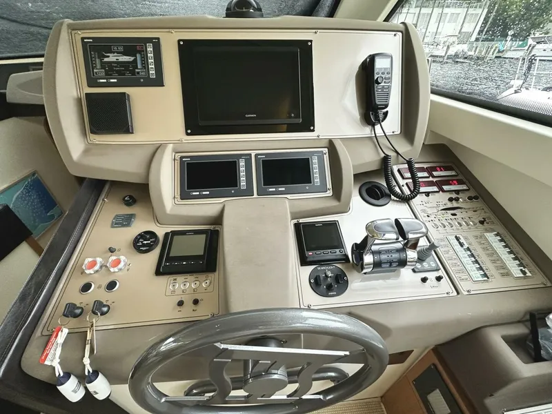 Slide: The Image of Ferretti 530 2014 - 16