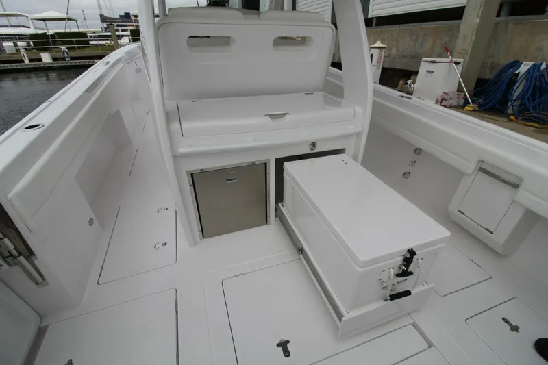 Slide: The Image of Intrepid Nomad SE 2024 - 6