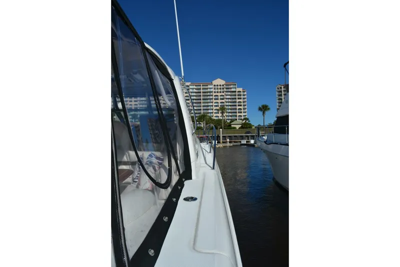 Slide: The Image of Sea Ray 44 Sundancer 2007 - 24