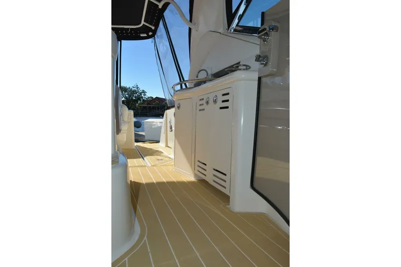 Slide: The Image of Sea Ray 44 Sundancer 2007 - 28