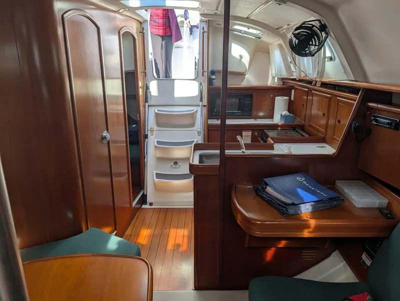 Slide: The Image of Beneteau Oceanis 331 2001 - 10