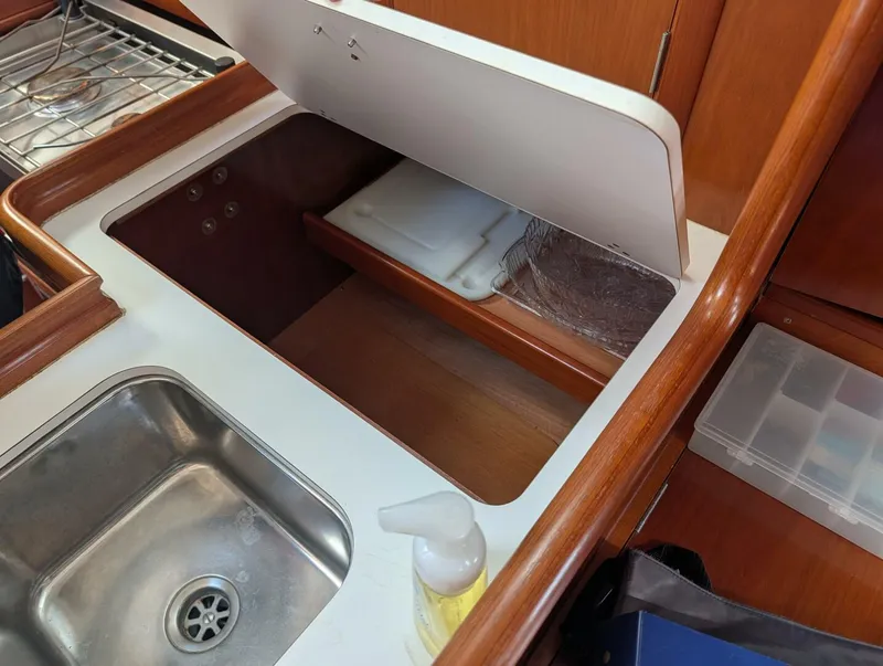Slide: The Image of Beneteau Oceanis 331 2001 - 7