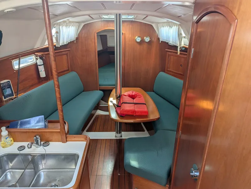 Slide: The Image of Beneteau Oceanis 331 2001 - 8