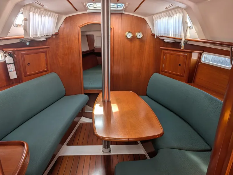 Slide: The Image of Beneteau Oceanis 331 2001 - 9