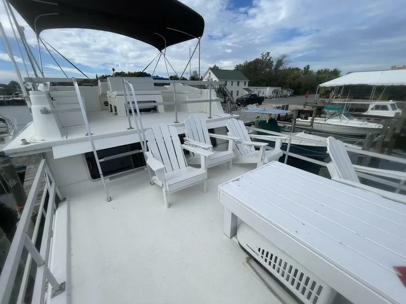 Slide: The Image of Gibson 37 Standard Houseboat 1991 - 11