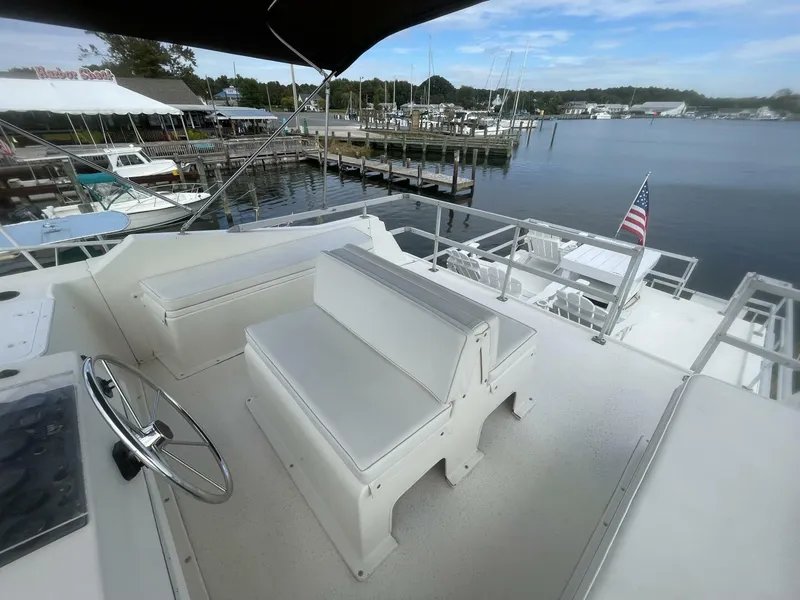 Slide: The Image of Gibson 37 Standard Houseboat 1991 - 15