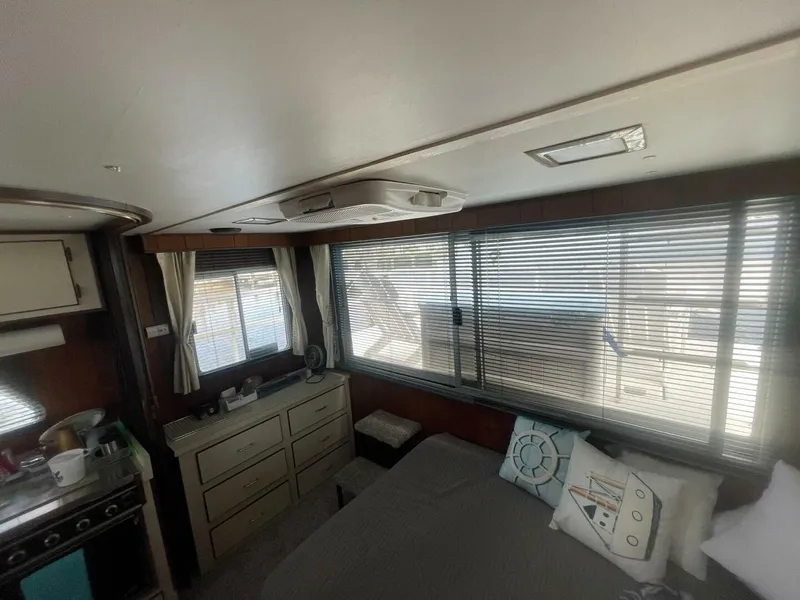 Slide: The Image of Gibson 37 Standard Houseboat 1991 - 19