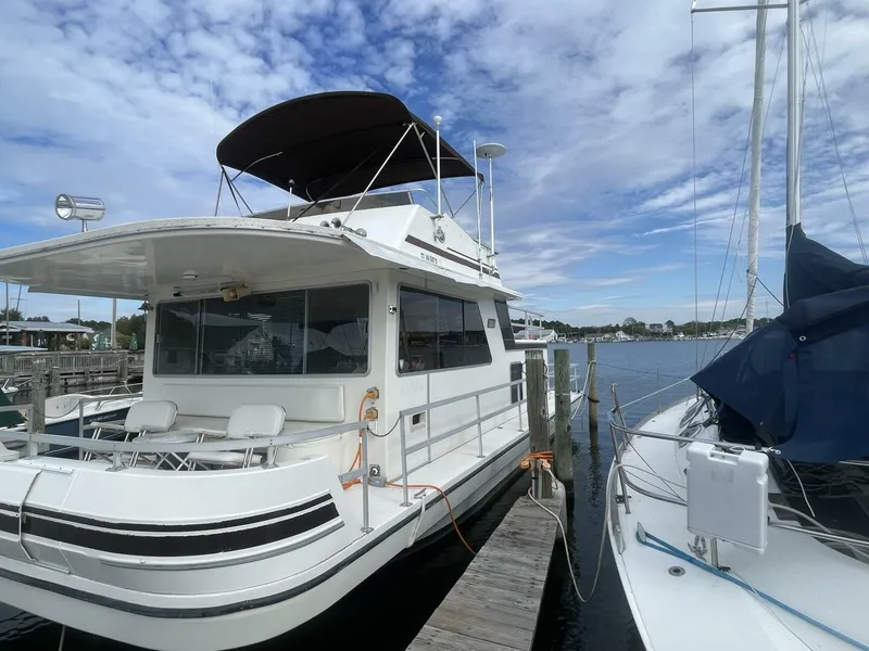 Slide: The Image of Gibson 37 Standard Houseboat 1991 - 2