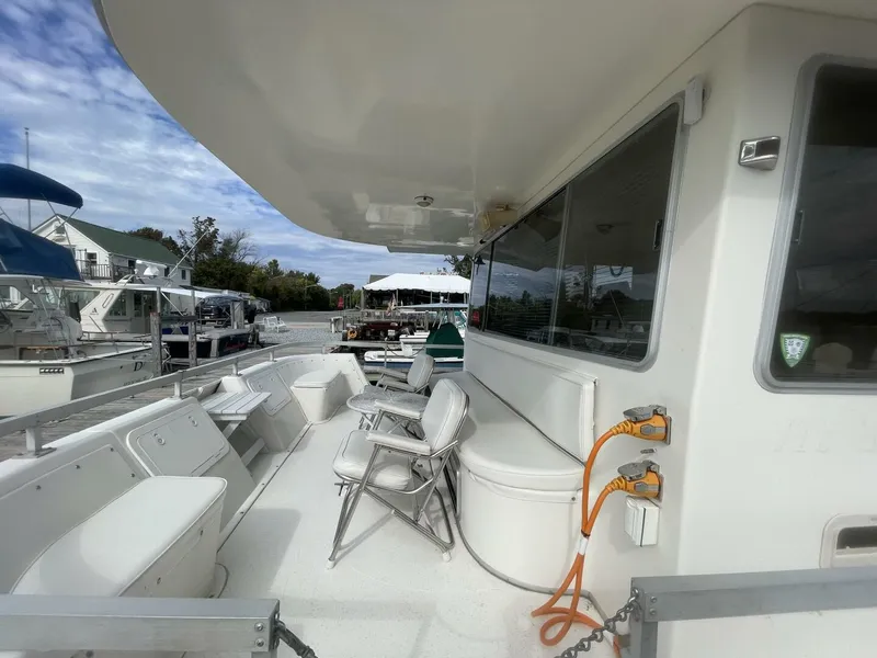 Slide: The Image of Gibson 37 Standard Houseboat 1991 - 4