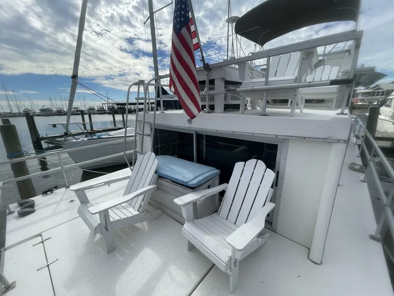 Slide: The Image of Gibson 37 Standard Houseboat 1991 - 6