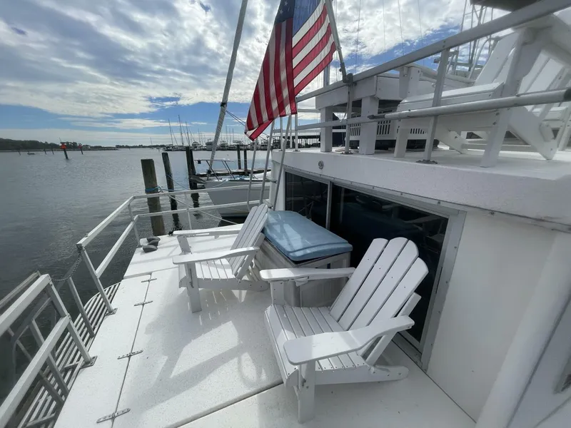 Slide: The Image of Gibson 37 Standard Houseboat 1991 - 7