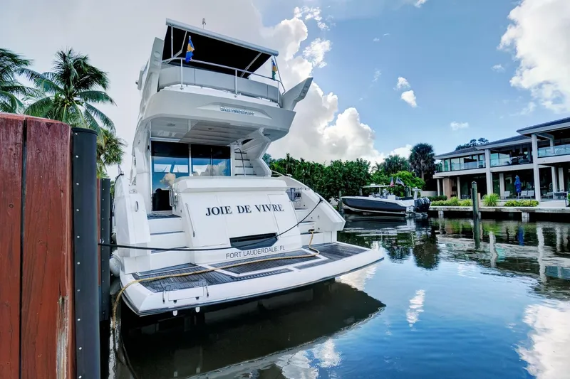 Slide: The Image of Sunseeker Manhattan 52 2020 - 14
