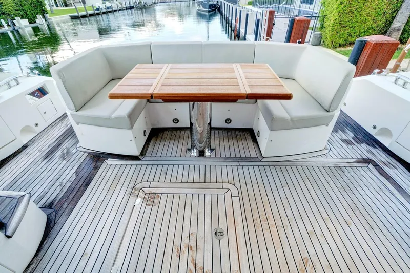 Slide: The Image of Sunseeker Manhattan 52 2020 - 18