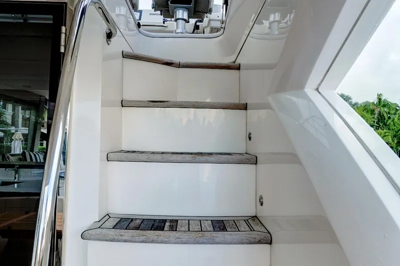 Slide: The Image of Sunseeker Manhattan 52 2020 - 19