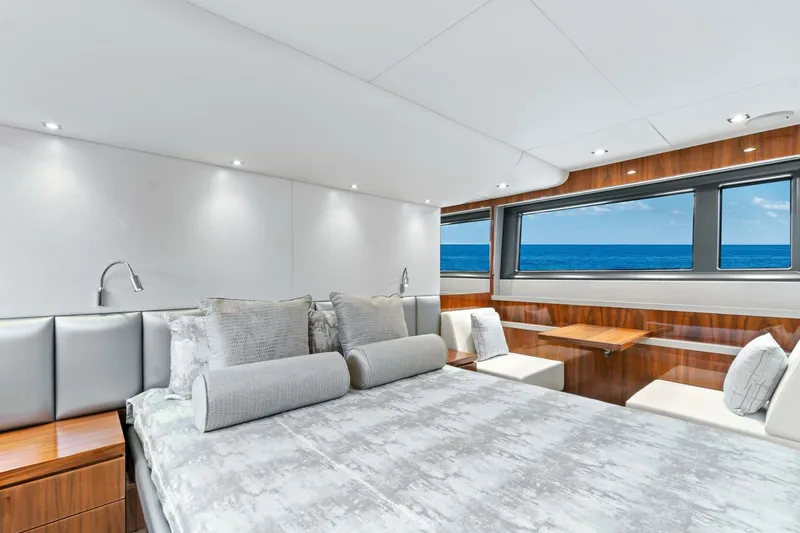Slide: The Image of Sunseeker Manhattan 52 2020 - 23