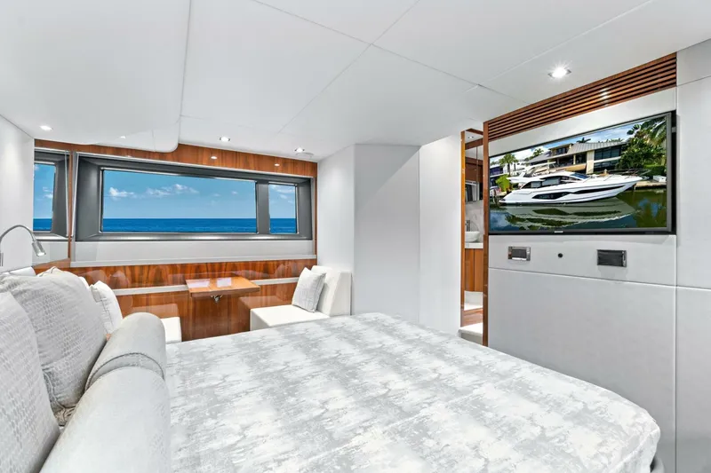 Slide: The Image of Sunseeker Manhattan 52 2020 - 24