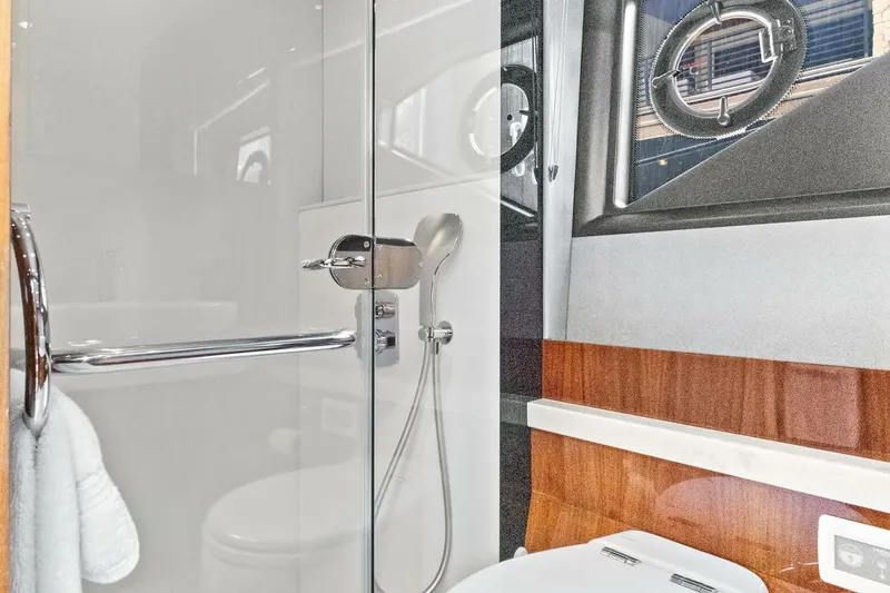 Slide: The Image of Sunseeker Manhattan 52 2020 - 29