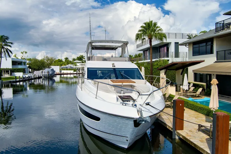Slide: The Image of Sunseeker Manhattan 52 2020 - 3