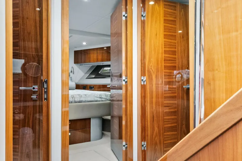 Slide: The Image of Sunseeker Manhattan 52 2020 - 30