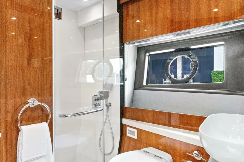 Slide: The Image of Sunseeker Manhattan 52 2020 - 33