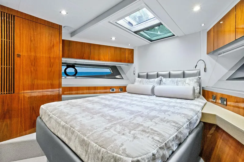 Slide: The Image of Sunseeker Manhattan 52 2020 - 38