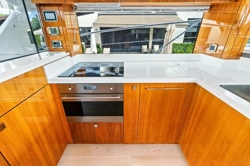 Slide: The Image of Sunseeker Manhattan 52 2020 - 44