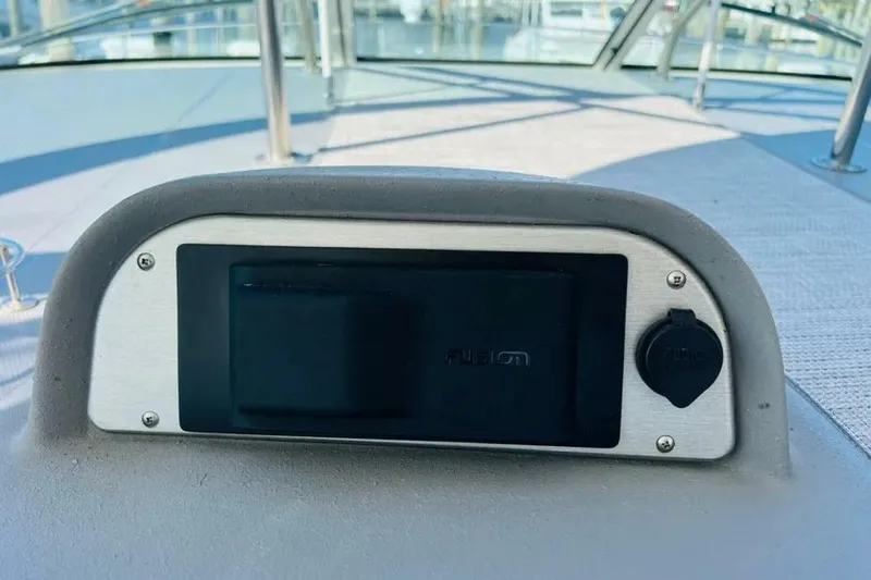 Slide: The Image of Cruisers 420 Express 2006 - 14
