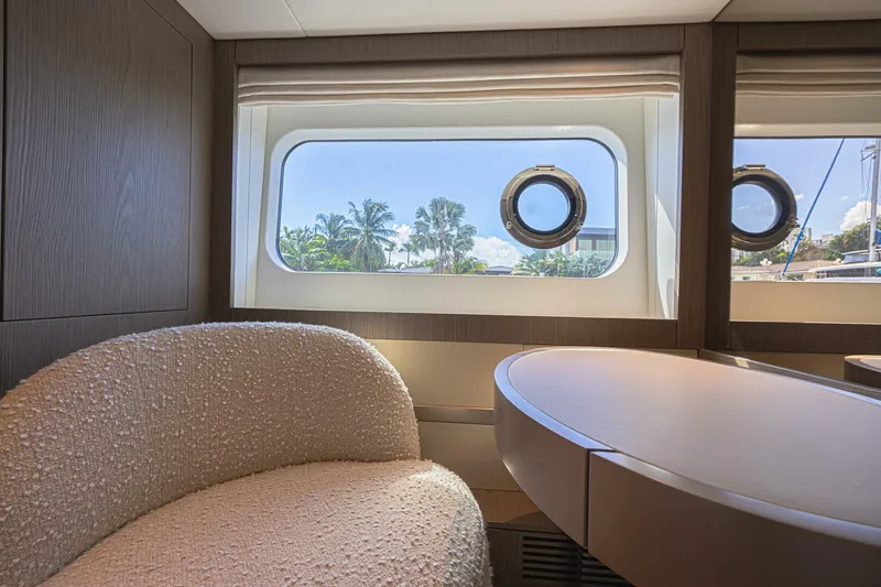Slide: The Image of Azimut Magellano 66 2022 - 13