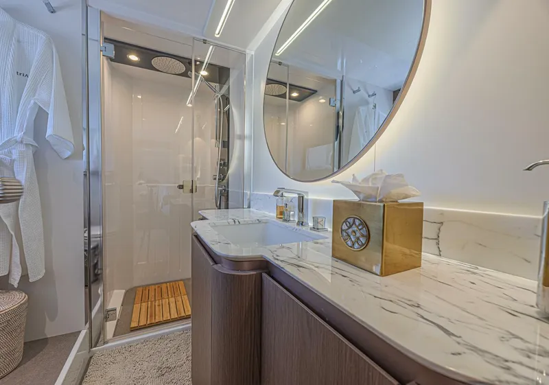 Slide: The Image of Azimut Magellano 66 2022 - 15