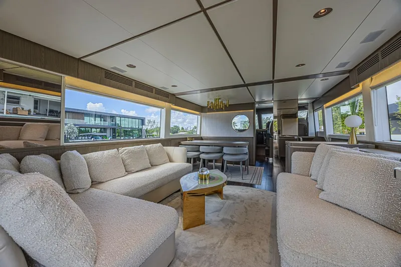 Slide: The Image of Azimut Magellano 66 2022 - 2