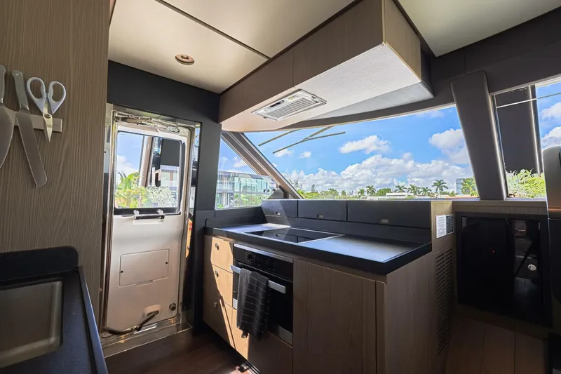Slide: The Image of Azimut Magellano 66 2022 - 20