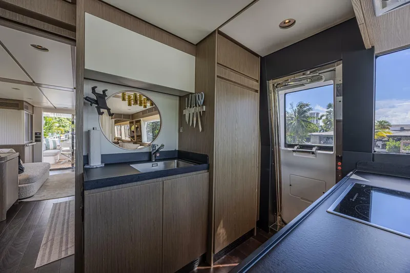 Slide: The Image of Azimut Magellano 66 2022 - 24
