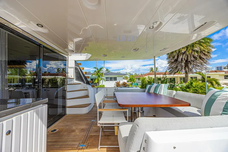 Slide: The Image of Azimut Magellano 66 2022 - 25