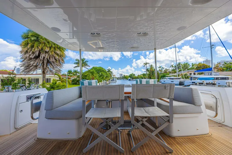 Slide: The Image of Azimut Magellano 66 2022 - 26
