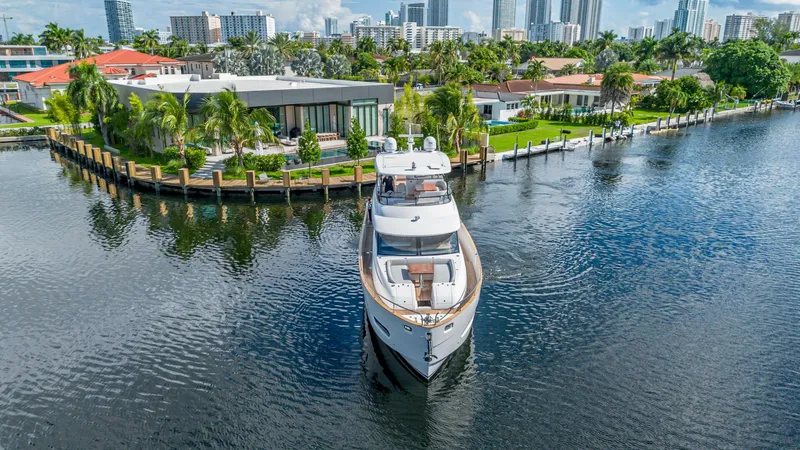 Slide: The Image of Azimut Magellano 66 2022 - 37