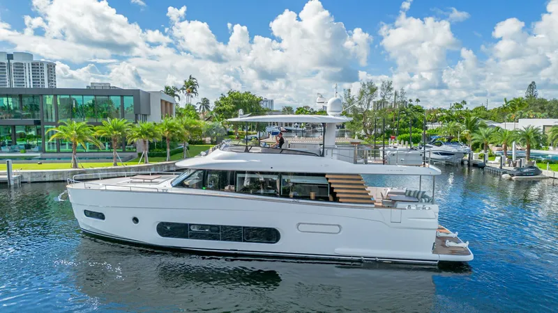 Slide: The Image of Azimut Magellano 66 2022 - 39