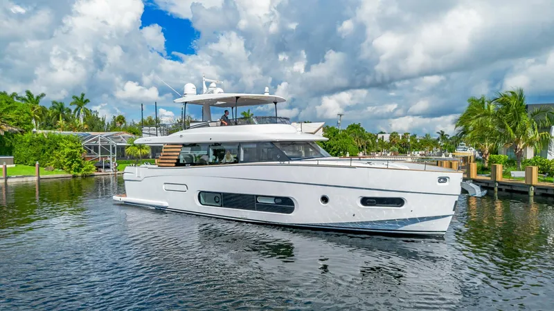 Slide: The Image of Azimut Magellano 66 2022 - 40